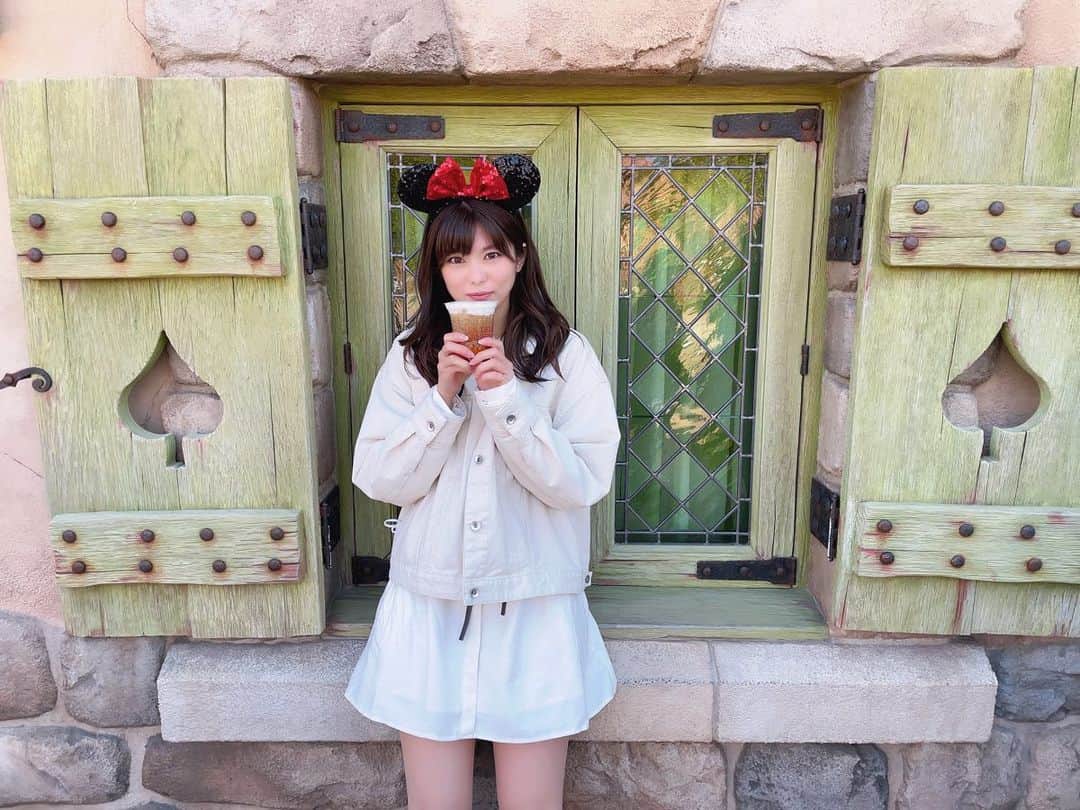 熊林保奈美のインスタグラム：「* . 過去pic😌  パークの桜が見たいなぁ🌸 周年イベントも楽しみ☺️ . . #TDR #TDL #tokyodisneyland #東京ディズニーランド #ヲタ活 #モデル #撮影会モデル #ポートレートモデル #model #サロンモデル #熊林保奈美 #道産子 #Japanesegirl  #instalike #me #followme #cocodeal」
