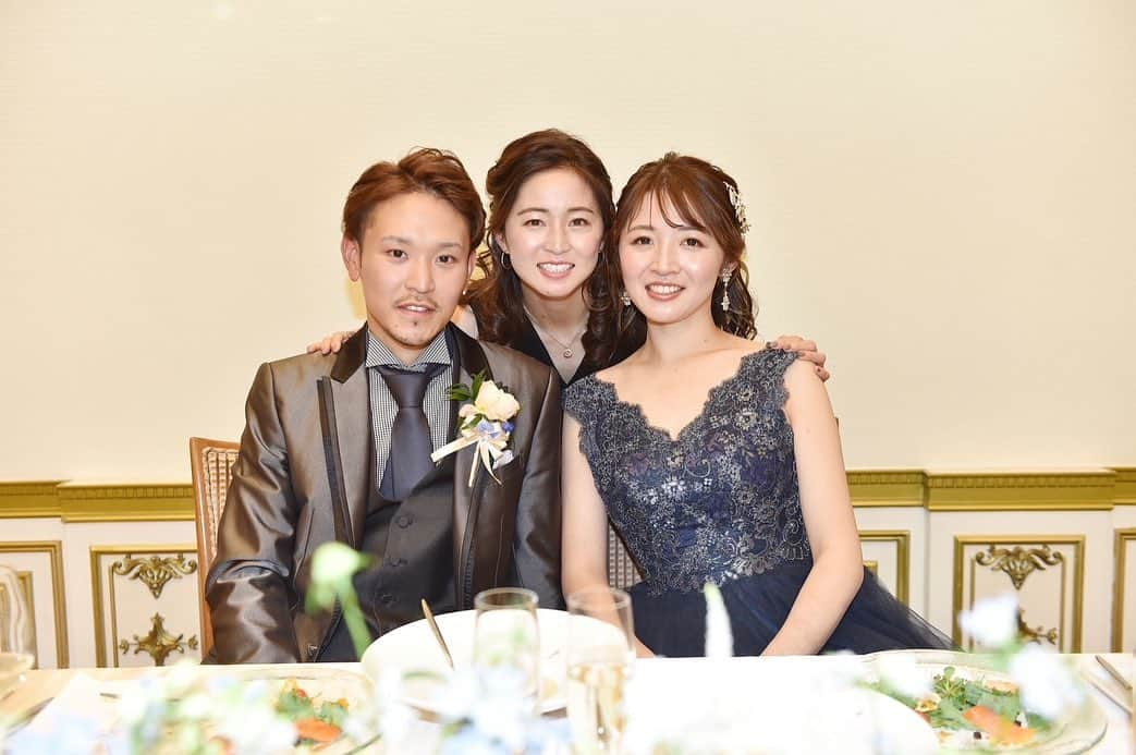 清水梨紗さんのインスタグラム写真 - (清水梨紗Instagram)「. My sister’s wedding 👰‍♀️  だいぶ前のことだけど、 お姉ちゃんの結婚式に出れて幸せでした❤️  幼い頃からずっとお姉ちゃんの真似ばかりして後を追いかけていたなぁーと。 わたしがサッカーをするきっかけになったのも姉がサッカーをしていたから🫢 今では本当にサッカーをしてたのか？って思う事を言ってきますが…… 一応感謝してます😂🫶  とっても楽しく 甥っ子の可愛いすぎる 素敵な結婚式でした💒  まさかの結婚式当日更衣室でドレスを忘れた事に気付くという事件。 色々な奇跡が起きて、結婚式始まる10分前にドレス届きました。 全部含めていい思い出。笑笑」3月22日 22時27分 - risa_shimizu_2