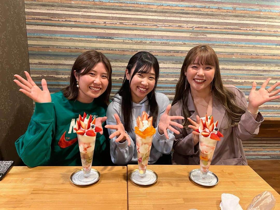 のインスタグラム：「☺︎ 女子会🫶 自撮りの裏側も大公開💔 #宮崎満喫中 #そういえば皆んなブライトナー」