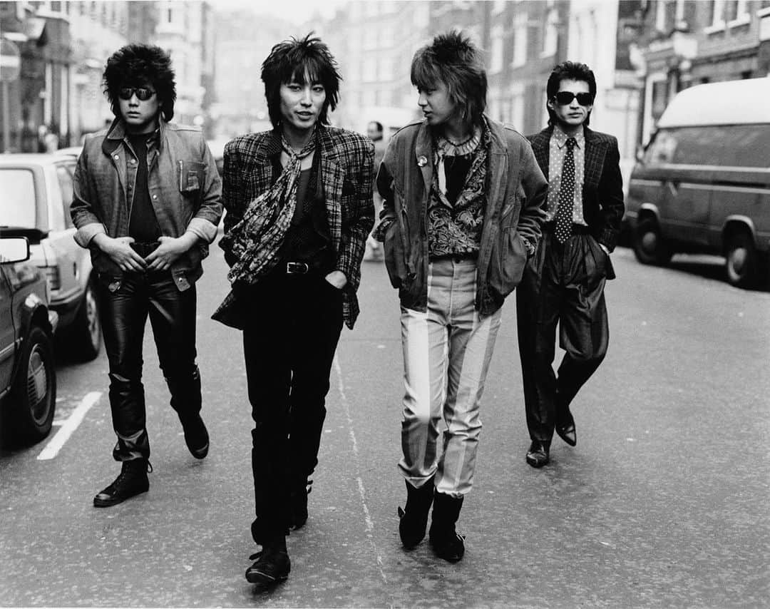 河西洋介のインスタグラム：「On The Street Again -Tribute & Origin- https://tss40th.com  The Street Slidersのデビュー40周年に寄せて、彼らの"愛の痛手が一晩中"というナンバーをカバーしてます。  話せば長くなるのでここでは割愛しますが、最高のバンドマンたちとちょっとどうかと思うぐらいぶっ飛んだセッションが出来たような気がしててスイマセン。 いずれどこかの機会で語れたら良いと思います。 他の参加アーティストも素晴らしい作品に仕上げてます。是非聴いてみてくださいね。  ボーカル俺 ギター/コーラス栗田将治 ローズピアノ/コーラス栗田祐輔 ベース/コーラス/パンデイロ本村拓磨 ドラムス大内岳  レコーディング&ミックス伊藤広起at STUDIO DIG  ※追記 すんげー大事なことを書き忘れてました。本日リリースでごぜえます。よろしく！」