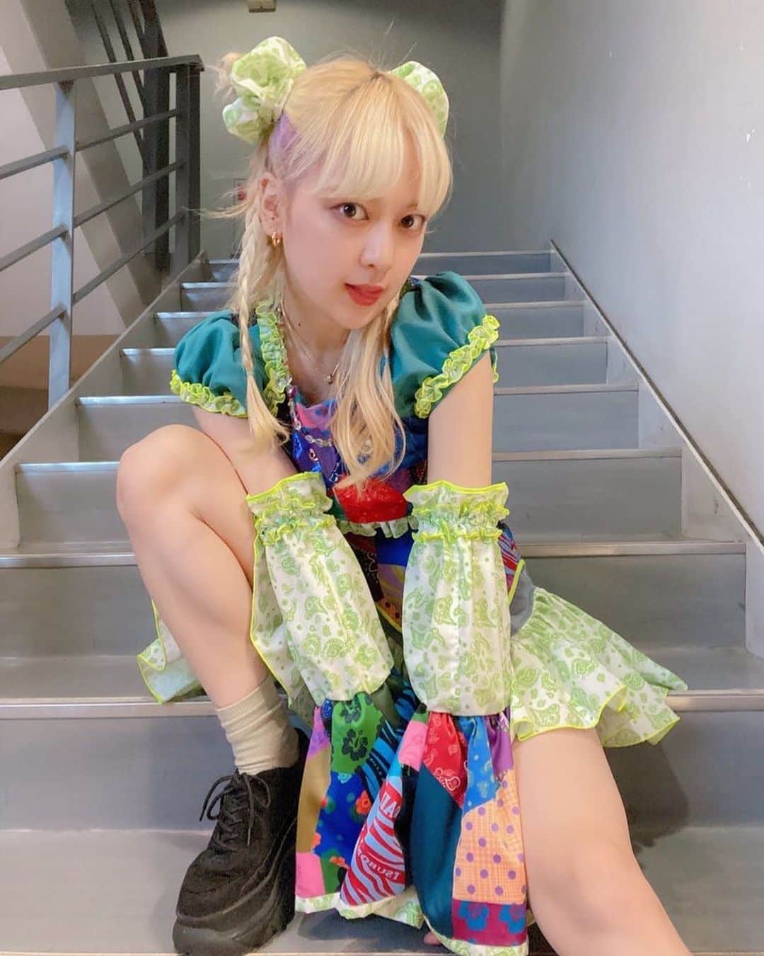 水森依音のインスタグラム：「🌧🫧👑  Bari Kawaii ishou.  mite.  Ato kao.」