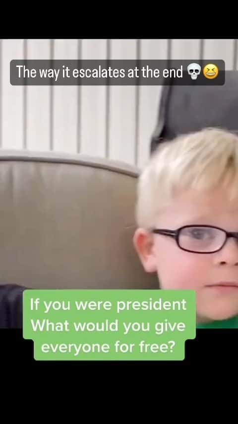 Kids Are the Worstのインスタグラム：「Just a little lowering of the taxes?? Yeah, let’s talk to the food and toy President again.  From @tatertotstalk22 #kidsaretheworst」