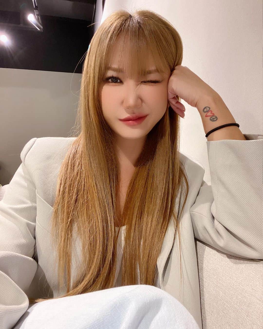 ル（AHN ELLY）のインスタグラム：「🫶🏽」
