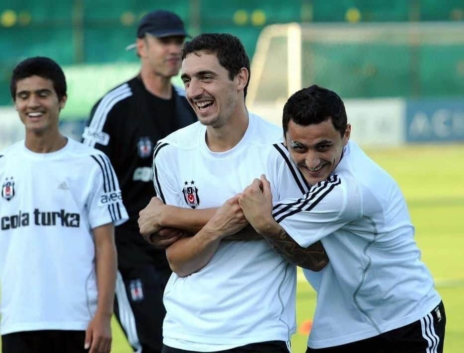 ロベルト・ヒルバートのインスタグラム：「Çok olumlu anılarla harika bir zaman … #kartal #1903 #kleeblatt #memories #goodtimes #bjk #mh #baba #coach」