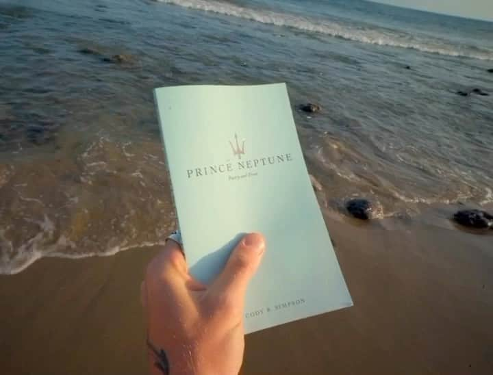 コーディー・シンプソンのインスタグラム：「#WorldPoetryDay marks almost three years of the original seed: Prince Neptune, poetry & prose. A dazed and somewhat disorderly first collection of words, thoughts and poems amassed and gleaned from notebooks through a coming-of-age period in my life. An interesting thought is that I started my journey as a swimmer not long after I released this, it must have marked a shift in the tide for me.」