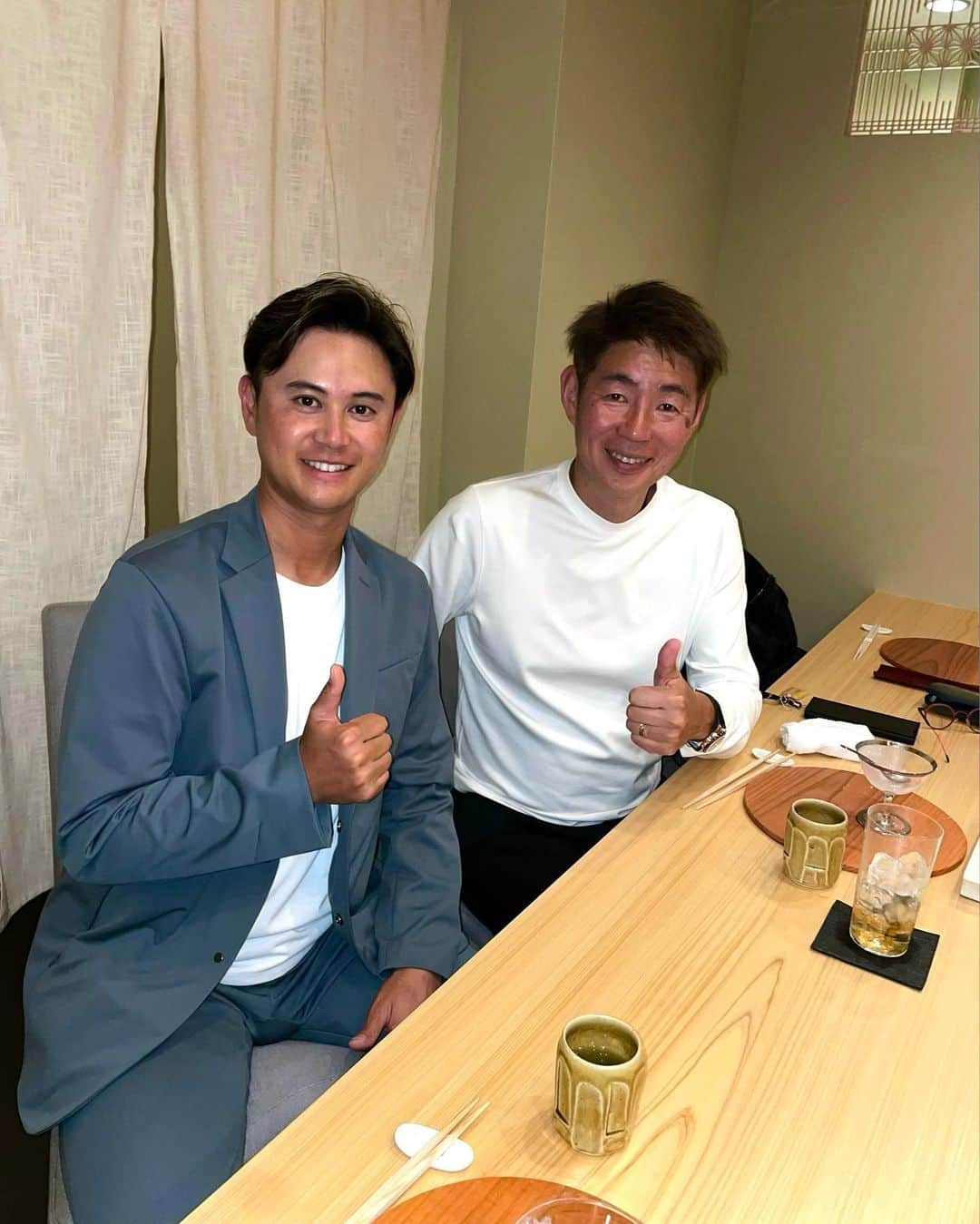 高柳直人 さんのインスタグラム写真 - (高柳直人 Instagram)「. . いつもサポートしてくださっている 株式会社WEEDSの小西社長に お食事に連れていっていただきました🍣 . 開幕までもう数日、頑張ります❗️ . #progolfer #ウィーズ #プロゴルファー #男子プロ #鮨割烹こばやし #牛バルこじまや #まるから #手羽市 #九州の旨かもん旨か酒くすお #ちゃちゃ亭 #そなる #高柳直人」3月22日 15時34分 - takanao0905