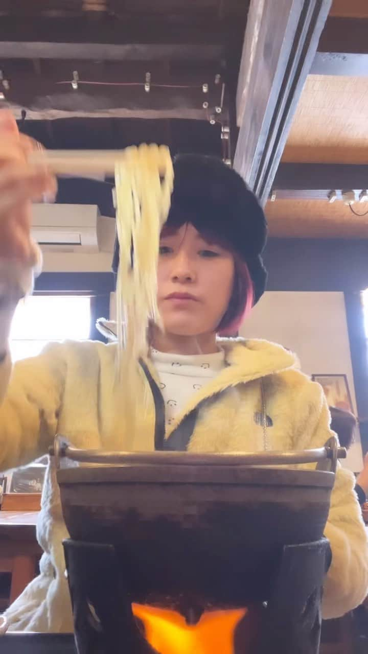 IMALUのインスタグラム：「北海道 帯広の爆食い旅✨  動画に収まり切りませんでしたが...💦行った場所書いておきます...！TikTokにて詳しく動画載ってます🙃  🐎行った場所🐎 渋めアンティークショップ #グリーン商店 渋めの温泉 #ローマの泉  🍜食べた物🍜 #田楽 のあつ麺 #インデアン のカレー #高橋まんじゅう屋  #六花亭  🙏🏻スペシャル感謝🙏🏻 @yoshiroosaka   #帯広」