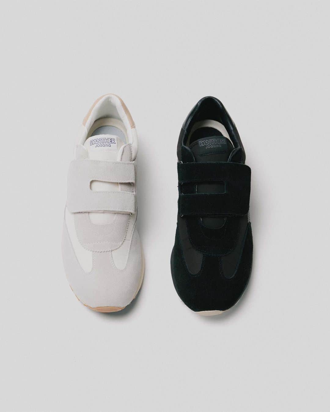 Pantherのインスタグラム：「. PANTHER JOGGING MAGIC col : WHITE / BLACK . . MADE  IN JAPAN . ====================== モデル名：パンサージョギングマジック col : ホワイト / ブラック . . 1981 年に誕生したレトロな見た目が特徴的なPANTHER JOGGING MAGICに新色が登場。  ベルトでのフィッティングと着脱がイージーな『JOGGING MAGIC』 . . オーソライト社製インソール使用 日本製 ====================== . . . #pantherjoggingmagic  #パンサージョギングマジック  . #panther_jp  #パンサー  #パンサースニーカー」
