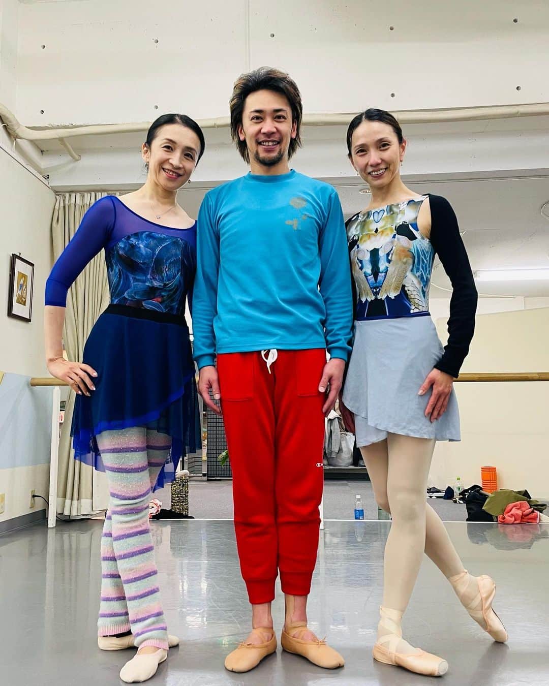 井脇幸江さんのインスタグラム写真 - (井脇幸江Instagram)「『Ballet Gala2023』  トリを飾る『ライモンダ』3幕より  主演の松岡梨絵さんと橋本直樹さんとの初リハーサルでした🌸☺️💞  IBCとの共演は8年ぶり  懐かしい話もしながら、和やかに振り合わせをしました。  華やかな雰囲気のあるお2人と一緒にレッスンも出来て、とても楽しかったです❣️  #Ballet #Dancer #バレエ #バレエダンサー #芸術 #芸術観賞 #舞台 #stage #トスカ #大人 #美の世界 #四ッ谷 #Iwaki Ballet Company #IBC #バレエスタジオ #バレエ教師 #バレエ教室 #美しい #楽しい #人生 # 健康 #東京 #井脇幸江」3月22日 16時06分 - yukie.iwaki