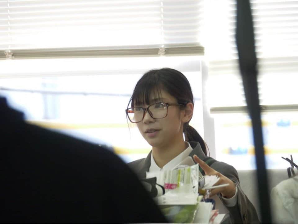 のインスタグラム：「こういう役楽しいです。 わーいわーい。  #卯内里奈　#俳優部 #actor #actress #Movie #cinema #映画　#映画好き #映画好きと繋がりたい  #camera #神戸　#東京 #芝居　#ドラマ　#rinana大作戦」