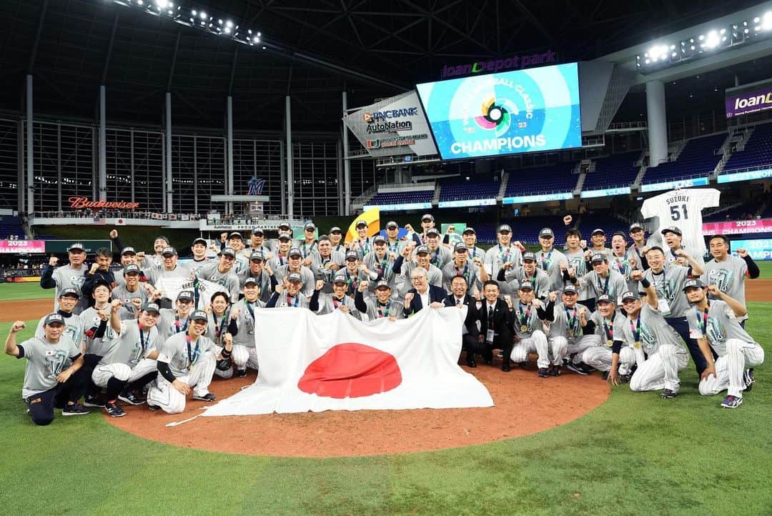 のインスタグラム：「3大会ぶり3回目の優勝を果たした侍ジャパン。 投打で活躍した大谷翔平選手が大会MVPに輝き、投手と指名打者のベストナインを受賞。吉田正尚選手が外野手のベストナインに輝きました。  #侍ジャパン #WorldBaseballClassic #大谷翔平 #吉田正尚」