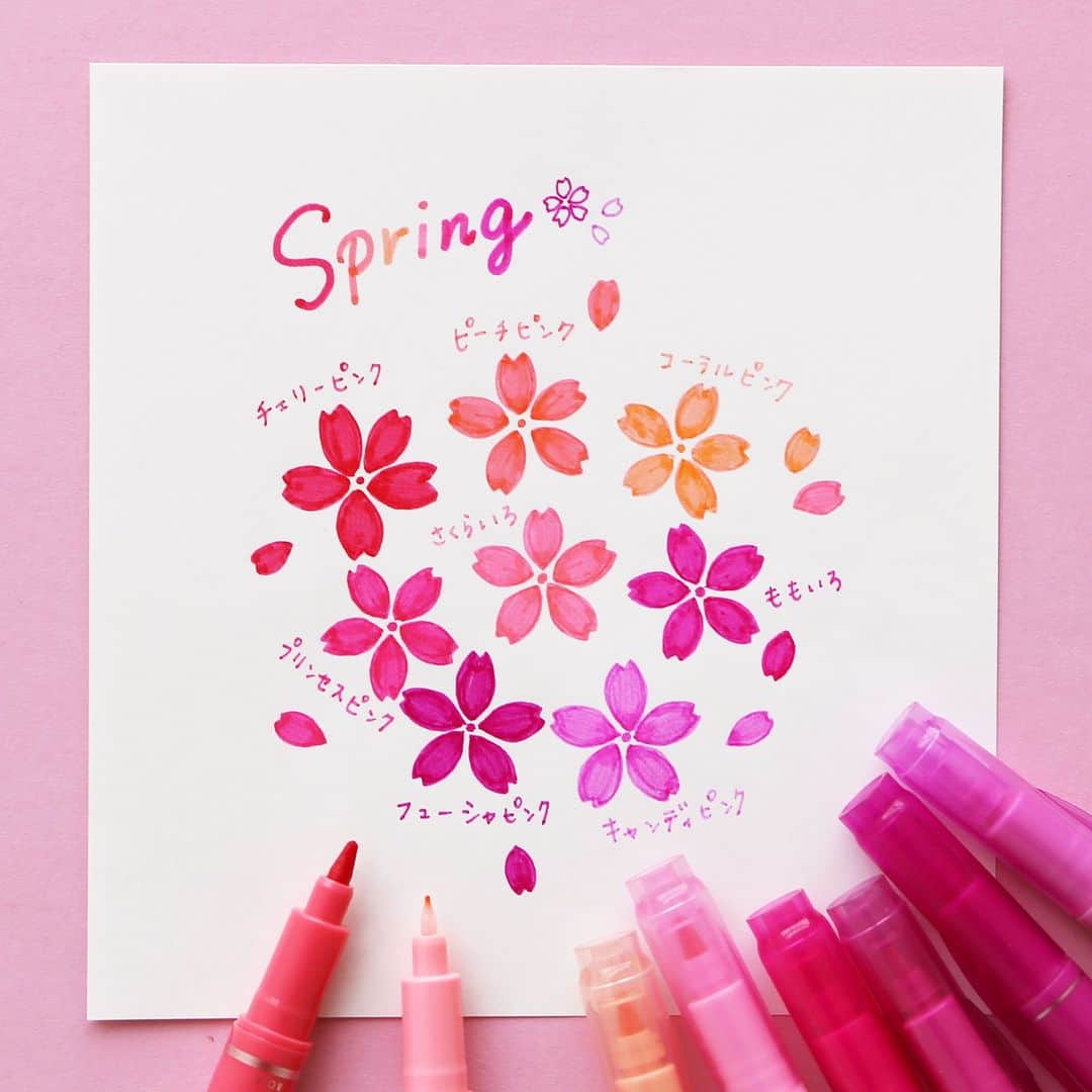 トンボ鉛筆さんのインスタグラム写真 - (トンボ鉛筆Instagram)「すっかり春ですね🌸🌸🌸 今回は、#プレイカラーK 全36色の中から春らしいピンク色をピックアップしてみました🌸プレイカラーKには8種類のピンク色があります。  チェリーピンク/ピーチピンク/コーラルピンク/さくらいろ/プリンセスピンク/ももいろ/フューシャピンク/キャンディピンク  2枚目には色見本を載せています👀  見てるだけで気持ちが上がるピンク💖 ぜひ気分に合わせて色を選んでみてくださいね☺️  ※ペンは1本で極細字0.3mmと太字0.8mmを使い分けできるツインタイプです。  #playcolork #playcolor #プレイカラー #プレイカラーK #マーキングペン #マーカー #カラーペン #色見本 #カラーパレット #ピンク #pink #春 #spring #春色 #トンボ鉛筆 #tombowpencil #tombow #文房具 #文具好き #文房具好き #文房具好きな人と繋がりたい #文具好きさんと繋がりたい #stationery #stationerylove #okt1913 #stationeryaddict」3月22日 16時47分 - tombowpencil