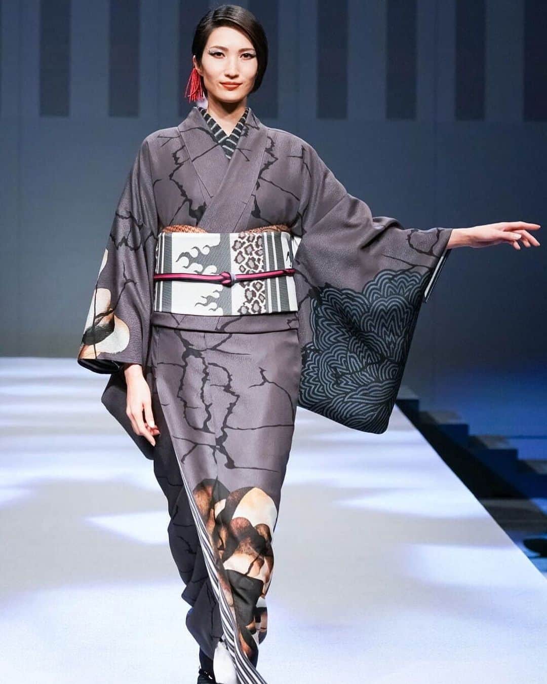 Karinのインスタグラム：「JOTARO SAITO  #jotarosaito #kimono #japan #斉藤上太郎 #着物 #和服」