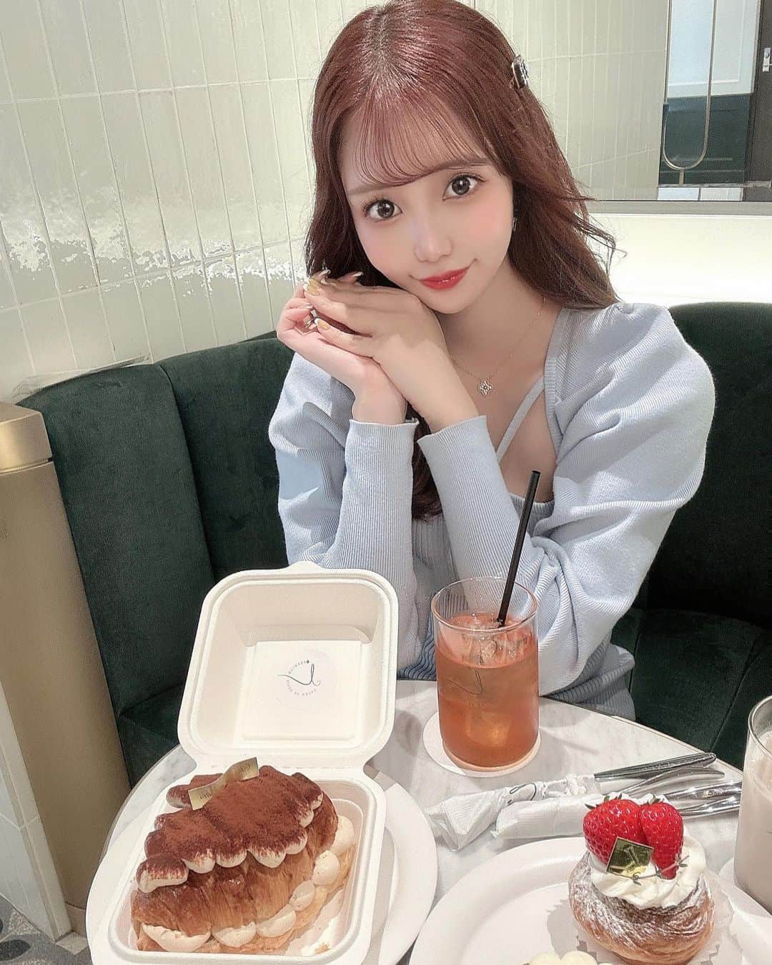 のインスタグラム：「Salon de Louis Premium☕︎  銀座のベーカリーカフェ🥐 キャロットケーキが可愛くて美味しかった〜🥕♡  #銀座  #salondelouis #salondelouispremium #銀座カフェ #cafe #カフェ好きな人と繋がりたい #韓国カフェ #名古屋 #錦 #錦3 #salondegold  #サロンドゴールド #キャバクラ #いいね #instalike」