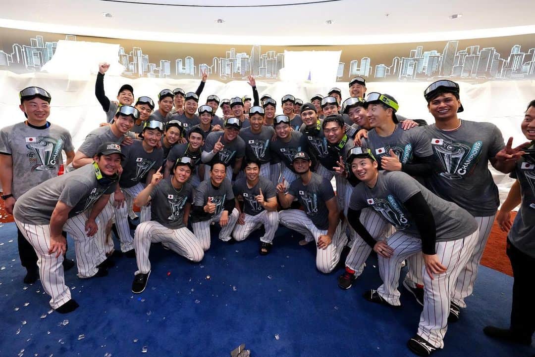 のインスタグラム：「2023 WORLD BASEBALL CLASSIC™ 世界一に輝いた侍ジャパンのシャンパンファイト🥇🍾  #侍ジャパン #WorldBaseballClassic」
