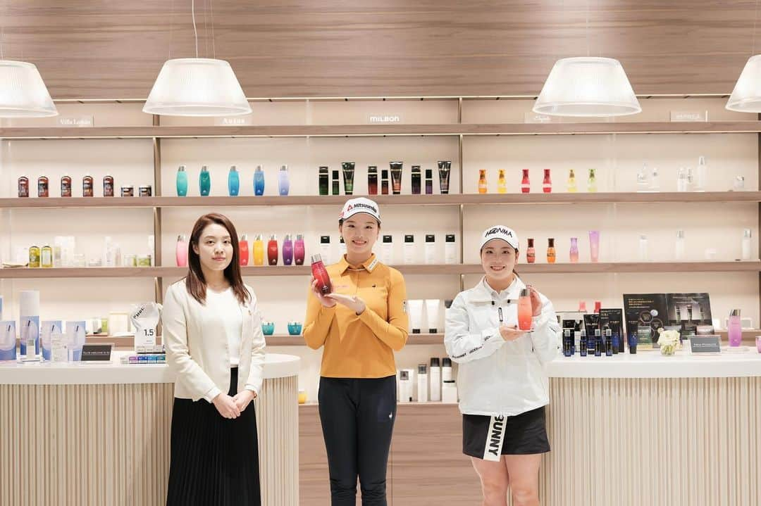 セキユウティンさんのインスタグラム写真 - (セキユウティンInstagram)「So happy to join my favorite hair-care brand @milbon.japan family❤️🥰 Had a very fun and pleasant time with @mg____0929 and team Milbon💓 #milbon #ミルボン」3月22日 18時17分 - shi_yuting35