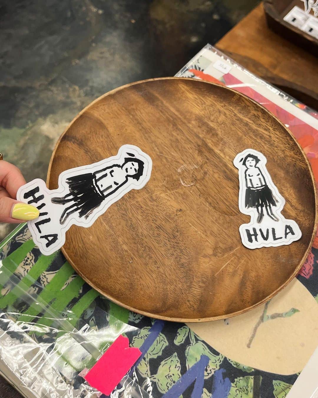 市野莉子さんのインスタグラム写真 - (市野莉子Instagram)「ハワイのスタバ🌺 絶対行きたかったところの１つ♡ ピンクドリンクは可愛いし美味しかったよ~~  Haleiwa Bowlsのアサイーボウルもとっても美味しかった🌈 名前ちゃんと伝えたつもりやったけど nikoになってた。笑  👕 @lall_official_ 👟 @uggjapan  #hawaii#northshore#starbucks#honolulu#ootd#fashion#ハワイ#旅行#スタバ#ファッション#오오티디」3月22日 18時41分 - riko_ichino