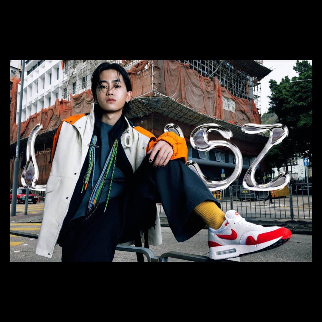 I.T IS INSPIRATIONのインスタグラム：「NIKE AIR MAX 1 DAY: ft. Lewsz  From the ground-breaking introduction of Air technology in 1978 and the revolutionary release of the Air Max 1 sneakers in 1987, Nike and its Air cushion is an undeniable cultural icon in sneaker history and innovation. This year, March 26th marks the 37th Anniversary of the Air Max 1 OG.  Head over to [ITeSHOP.com](http://iteshop.com/) to shop the latest drop.  FAST delivery. 7-day refund guaranteed.  Styling : @inggradwantmagic​ Styling assistant : @nancyremki @moon1998yan @yckristen​ Wardrobe | @ambush_official @_julius7official @ithk @nike​  #Nike #AirMax1 #BIGBUBBLE #AirMaxDay #ITHK」