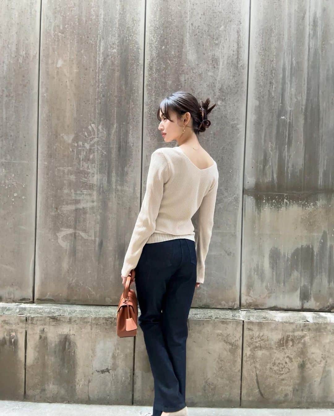 shihori.kathleenのインスタグラム：「脚長デニム👖🤍✨  Sのlongサイズがあるの最高🫶🏻」