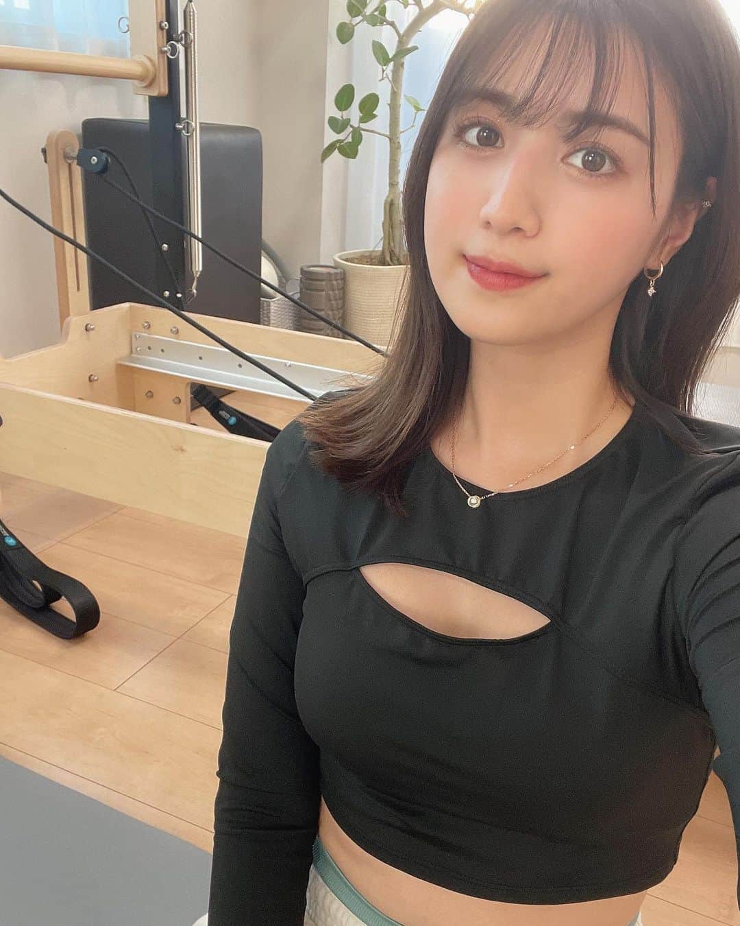 のインスタグラム：「ピラティスちゃんと通ってます☺︎ 毎回筋肉痛になるから、しっかり効いてるんだなーと思ってちょっと嬉しい🫶笑」