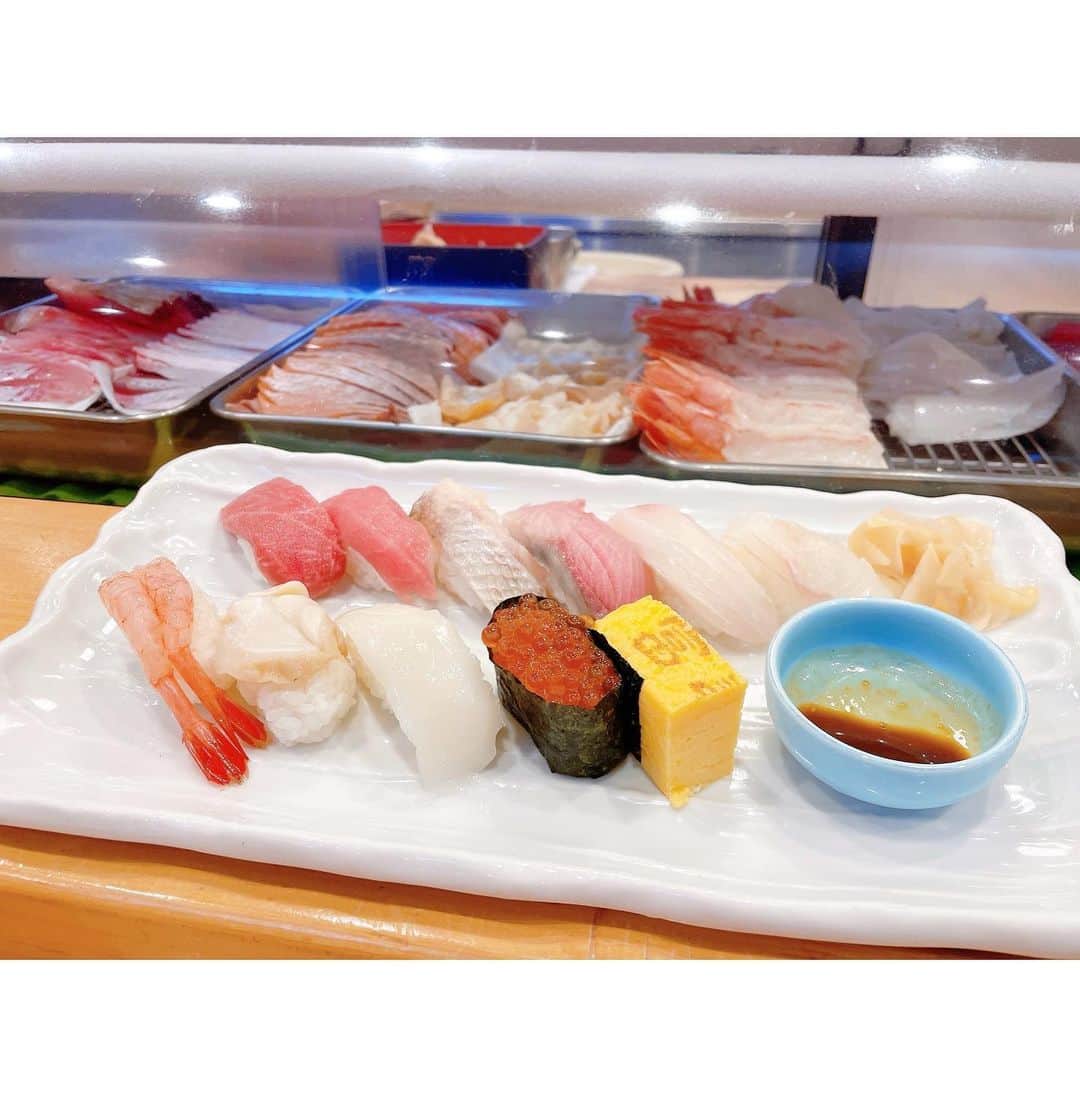 坂本遥奈さんのインスタグラム写真 - (坂本遥奈Instagram)「新潟で食べたお寿司…🍣💓 美味しかったなぁぁ🤤♪  #富寿し#新潟駅グルメ #新潟寿司#極 #TEAMSHACHI#坂本遥奈#japanese#japanesestyle #japaneseidol #idol #fyp#instagood #instafashion #instalike #japan #followme」3月22日 19時43分 - haruna_sakamoto_official