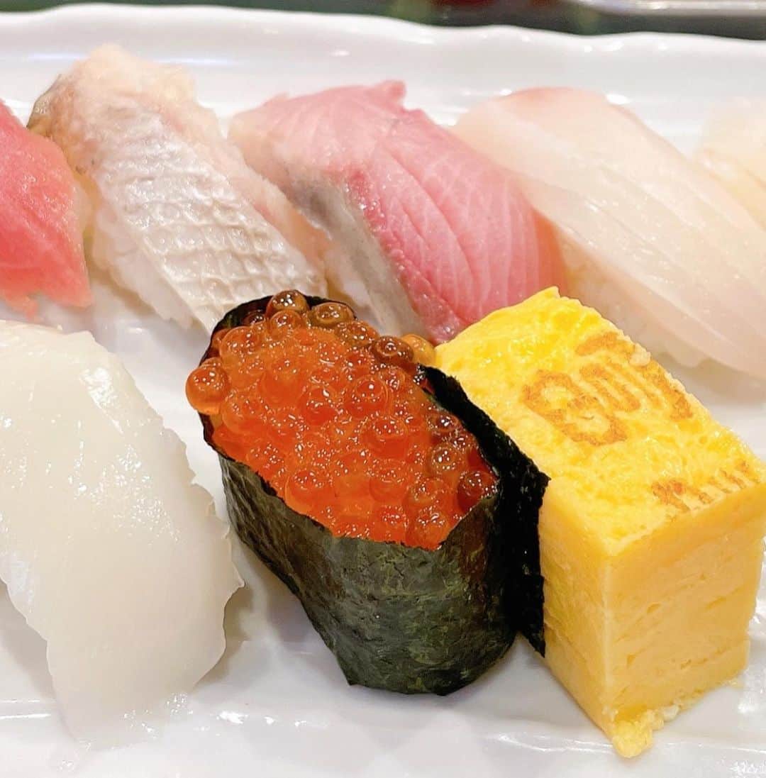 坂本遥奈さんのインスタグラム写真 - (坂本遥奈Instagram)「新潟で食べたお寿司…🍣💓 美味しかったなぁぁ🤤♪  #富寿し#新潟駅グルメ #新潟寿司#極 #TEAMSHACHI#坂本遥奈#japanese#japanesestyle #japaneseidol #idol #fyp#instagood #instafashion #instalike #japan #followme」3月22日 19時43分 - haruna_sakamoto_official