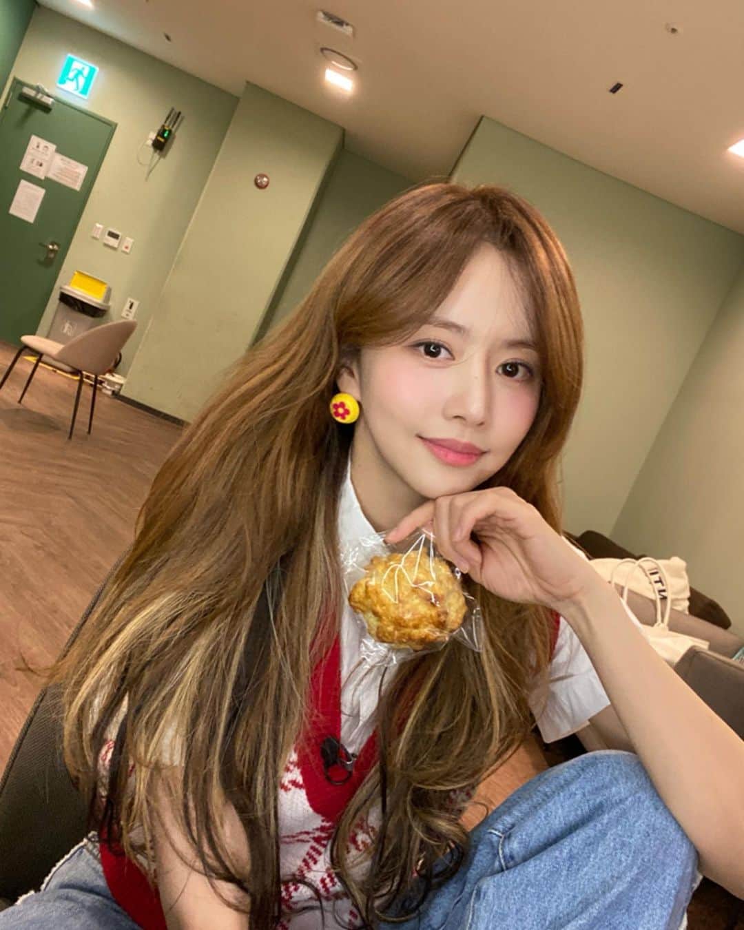 ハン・ボルムのインスタグラム：「🍎」
