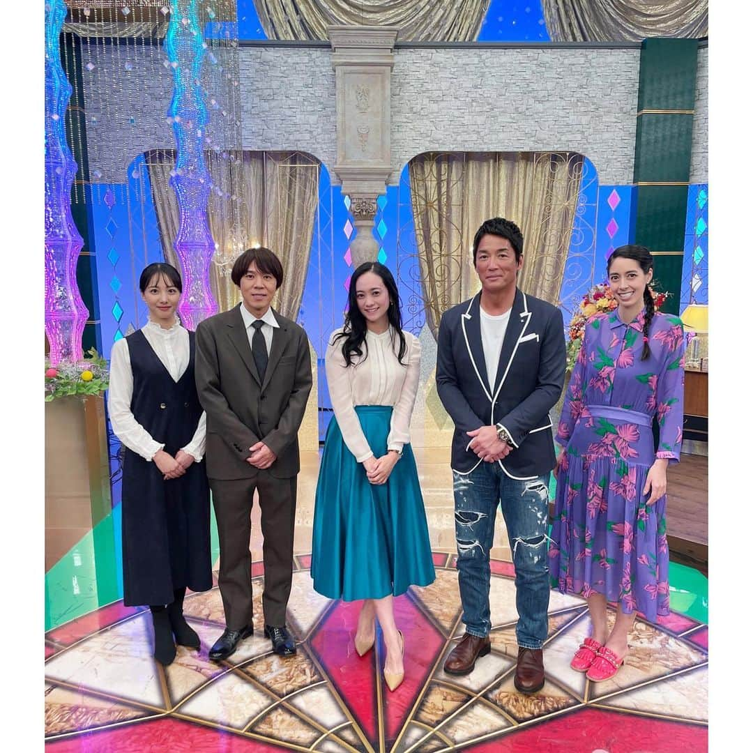 脊山麻理子さんのインスタグラム写真 - (脊山麻理子Instagram)「テレビ東京の「忖度なし!?長嶋一茂の正直通販！～ヒット商品の秘密＆舞台裏ストーリー～」に出演しました♡私は2ヶ月で10キロ痩せてからずっと愛用している、BODY ARCHIのナイトスパッツを、BODY ARCHIの可愛すぎる表参道店長の手塚店長と一緒にご紹介しました♡BODY ARCHIに入会した方だけしか買えない商品で、私は1年中履いてます♡  長嶋一茂さんや森泉さんとは日テレで共演して以来の再会でした♡覚えていて下さり嬉しかったです♡テレ東のSPY×FAMILYのフォトスペースでも撮影♡楽しい収録でした♡ #テレビ東京 #忖度なし #長嶋一茂の正直通販 #BODYARCHI #2ヶ月でマイナス10キロ #1年キープ #リバウンドなし #ナイトスパッツ #日中も愛用 #1年中履いてます」3月22日 20時04分 - mariko_seyama_milkpon