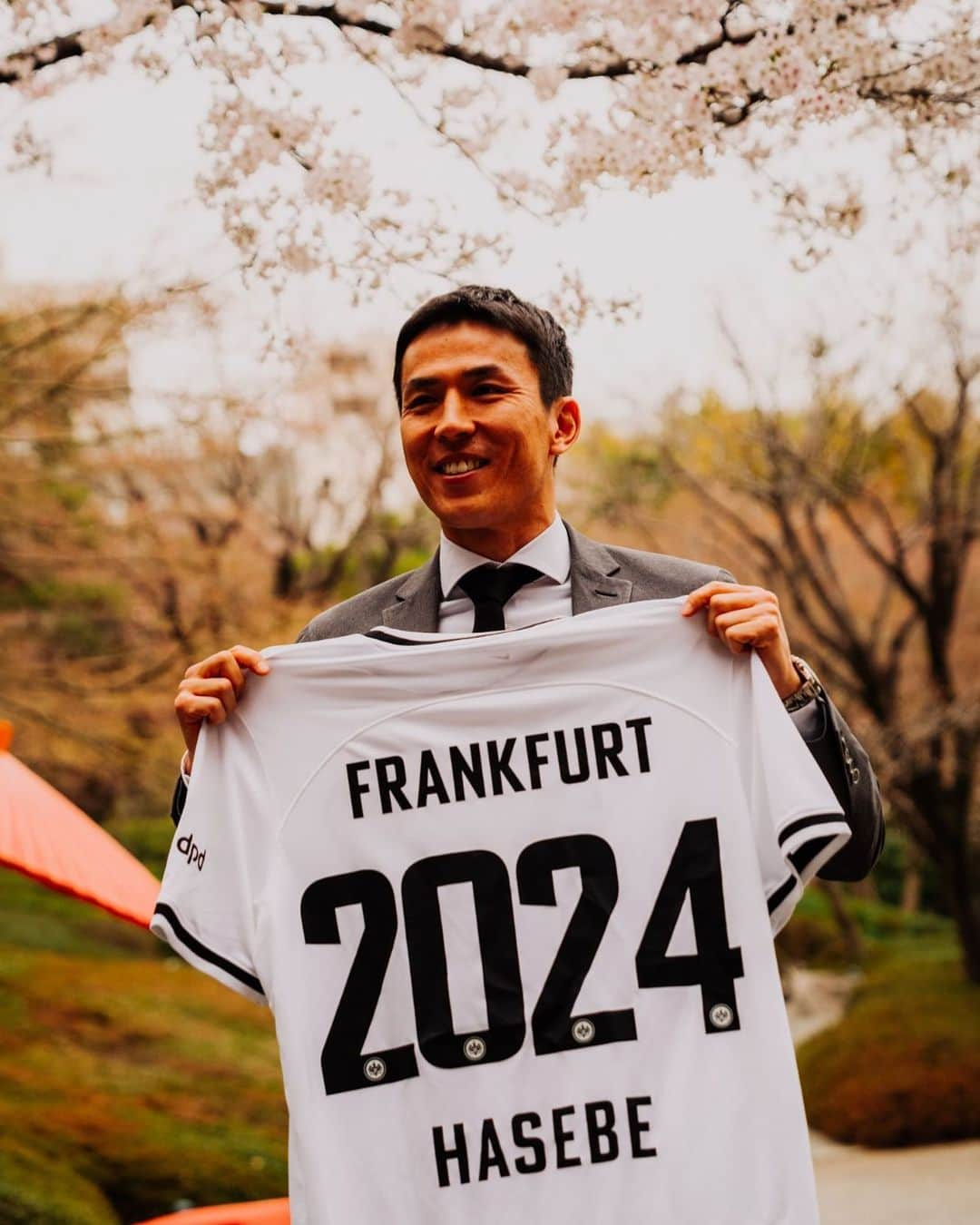 長谷部誠のインスタグラム：「*** 2️⃣0️⃣2️⃣4️⃣ Danke für alles!!! @eintrachtfrankfurt」