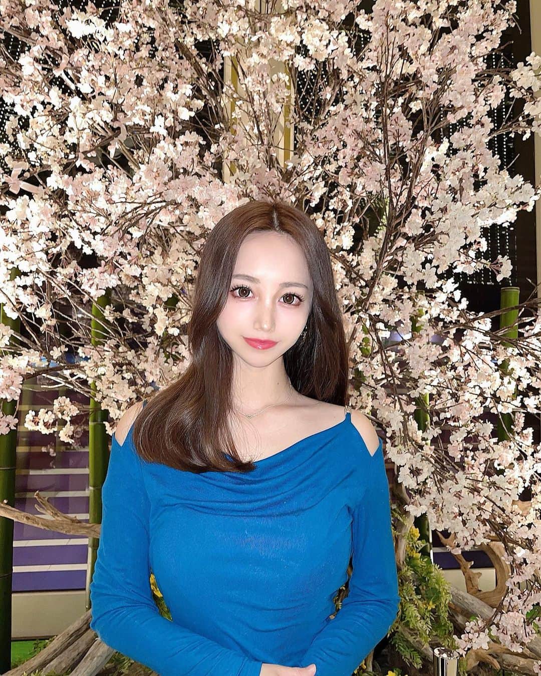 のインスタグラム：「🌸 たまには前髪無しも . #春　#桜」