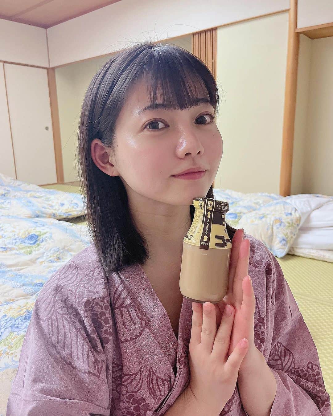 佐倉ちひろさんのインスタグラム写真 - (佐倉ちひろInstagram)「お風呂上がり×コーヒー牛乳 . . . . . . #温泉 #旅館 #japan #onsen #箱根 #熱海 #日本 #japantravel #すっぴん #japanese #旅行 #一人旅 #vlog #日帰り温泉 #温泉旅行 #温泉女子 #instagood #followforfollowback #和室」3月22日 20時23分 - chihiro__sakura