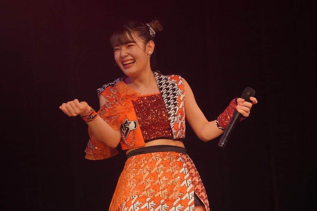 のインスタグラム：「楽しそう🙃  #fypシ #fyp #live #idol #japaneseidol #オレンジカラー #ヘアアレンジ #instagood #instalike」