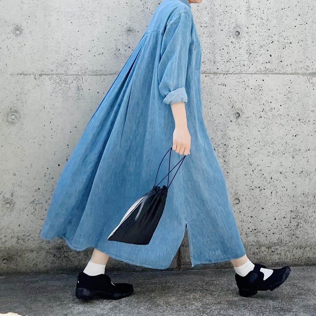 ryokoのインスタグラム：「▪︎  👗👗👗  .  dress #harvesty shoes #nike bag #era_goods」