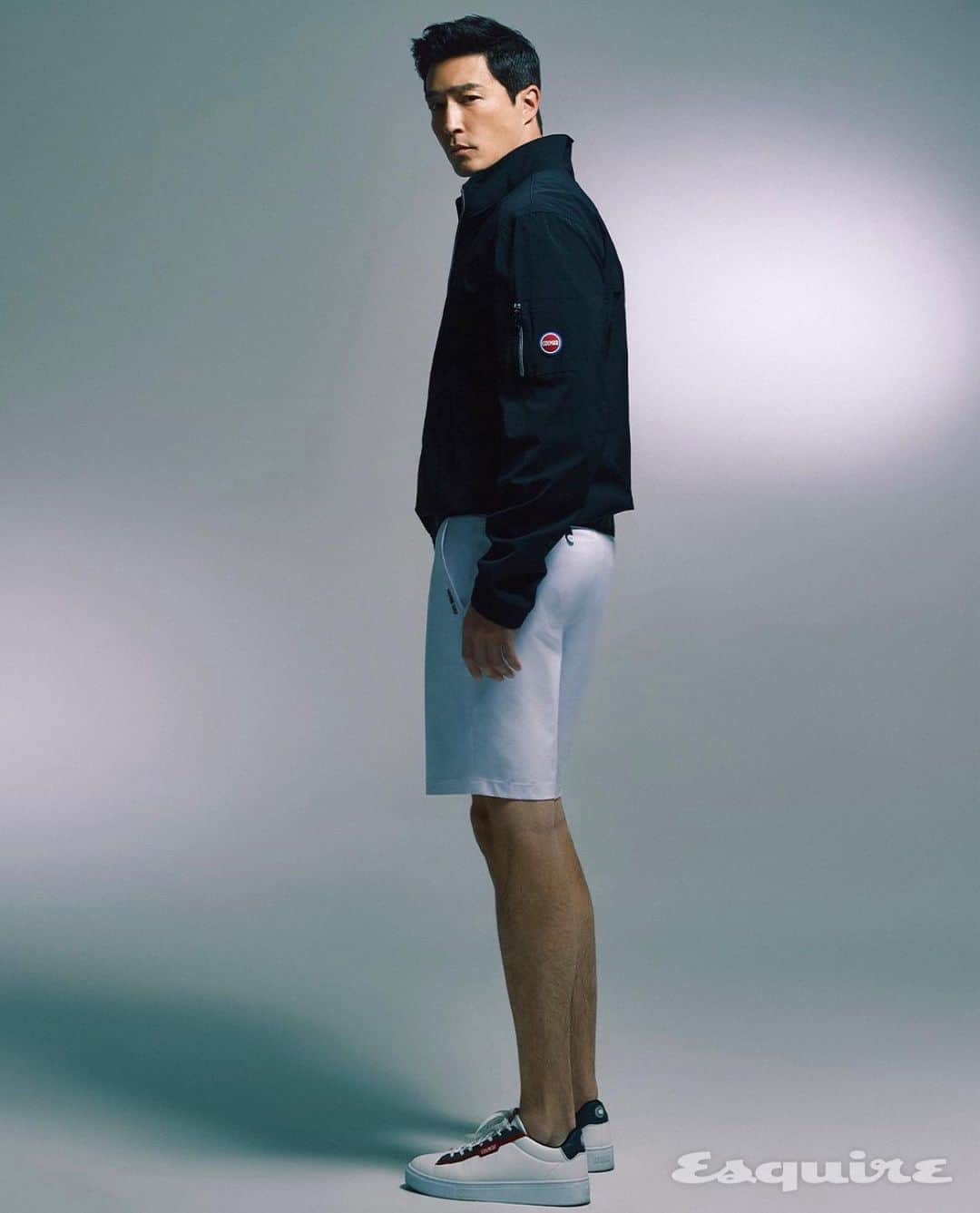 ダニエル・ヘニーのインスタグラム：「@esquire.korea」