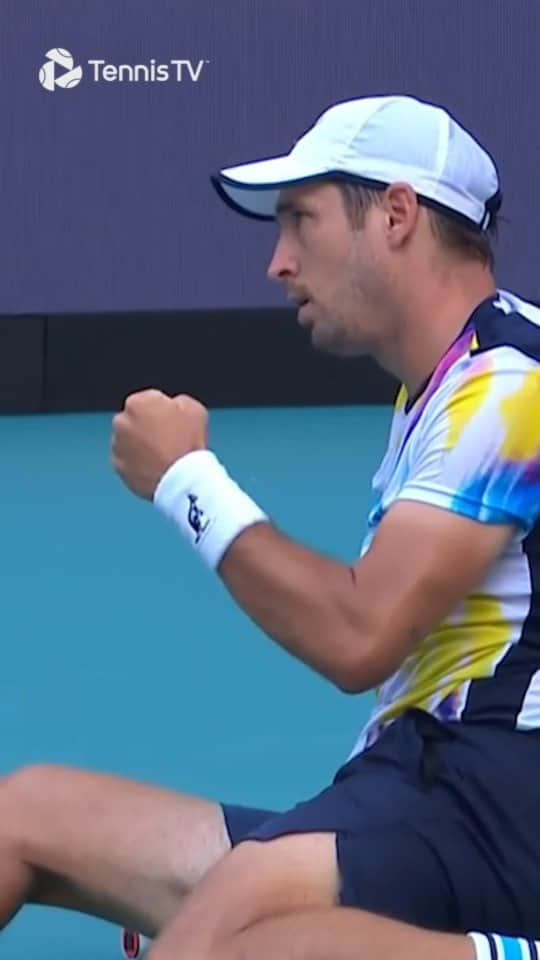 ドゥシャン・ラヨビッチのインスタグラム：「Breakdancing @dutzee 🤸‍♂️💪🕺  Inspirational shotmaking from Lajovic to chalk up a 6-4, 7-5 triumph over two-time champion Murray  @miamiopen | #MiamiOpen」