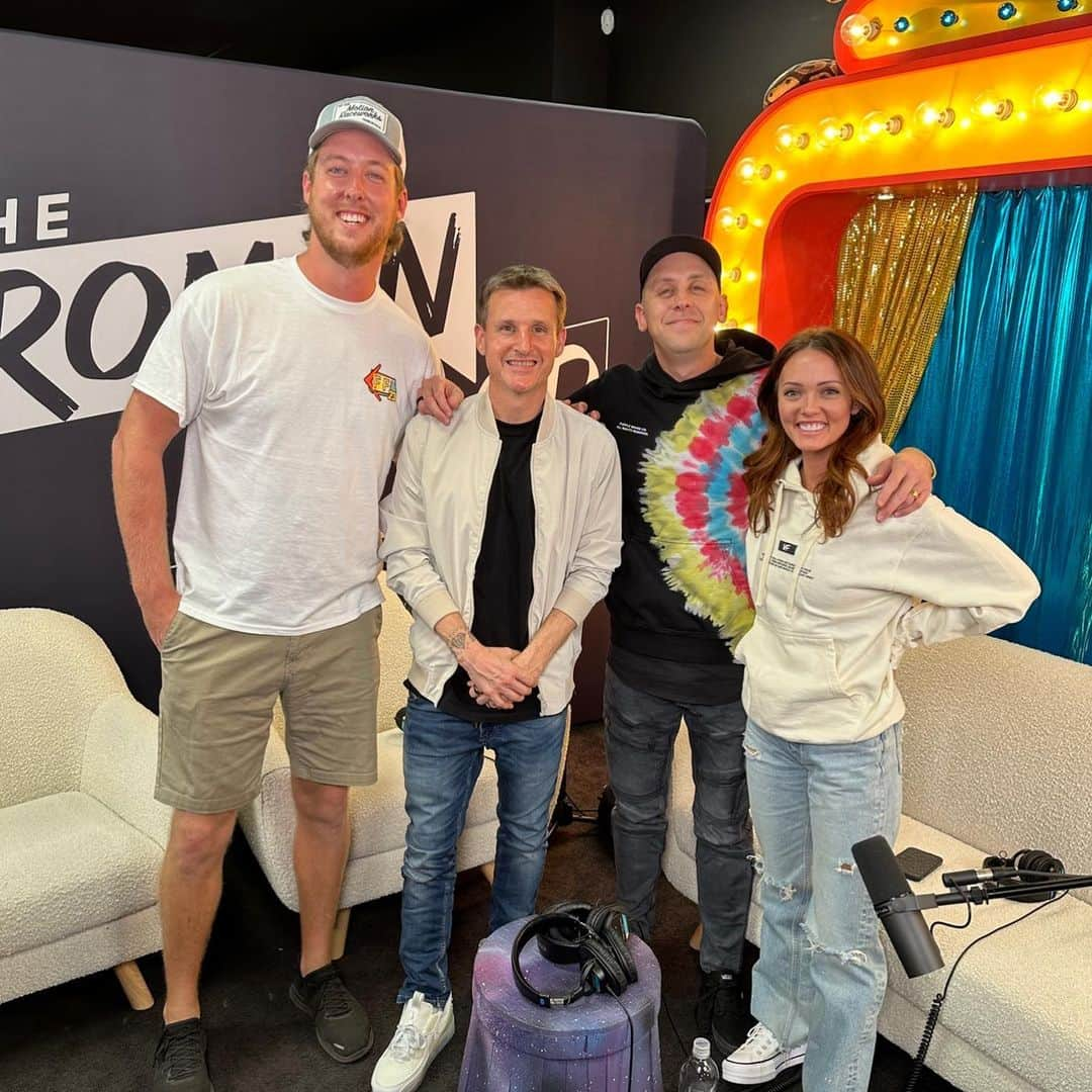 ローマン・アトウッドさんのインスタグラム写真 - (ローマン・アトウッドInstagram)「Such an honor having Rob Dyrdek on the podcast. Rob has inspired me so much over the years. Very thankful for this opportunity with him. He shared a lot of wisdom. Out now. Toss this episode on while you do life.」3月23日 7時58分 - romanatwood