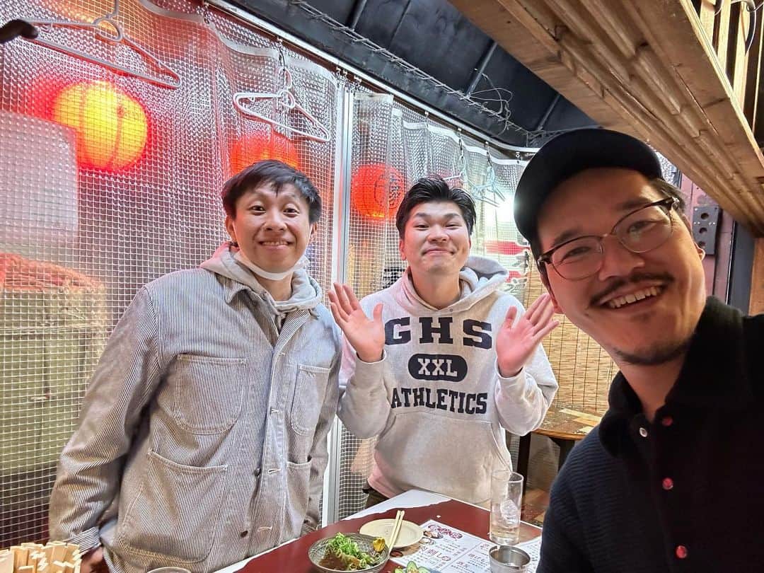 橋本市民球場さんのインスタグラム写真 - (橋本市民球場Instagram)「楽しい時は写真を撮る癖をつけたよ🕺🕺🕺  激うま中華ランチ👨‍👦‍👦 ケツさんの横顔がかわいすぎる💃 同期でやきとんセンター👯‍♀️  #ロングコートダディ 兎さん #マユリカ 中谷さん #ニッポンの社長 ケツさん #センリーズ テコンドー近藤 #なにわスワンキーズ 仲西 #隣人橋本市民球場  #よしもと漫才劇場  #大阪ランチ」3月22日 23時33分 - rinjin.shimin