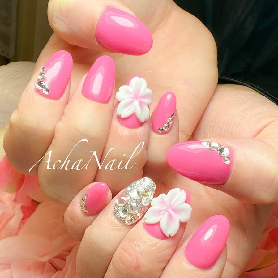 AchaNailのインスタグラム：「ぷっくり桜ネイル🌸✨ ⁡ https://ameblo.jp/acha-nail/entry-12794947504.html ⁡ #ネイル #ジェルネイル #フィルイン #フィルイン導入サロン #南池袋 #池袋 #池袋ネイルサロン #ネイルデザイン #桜 #お花見 #桜ネイル #春ネイル #ピンクネイル #3Dネイル #ピンク #ビジューネイル #スワロフスキー #ガーリーネイル #🌸 #Nails #AchaNail #NailStagram #InstaNails #Nailart #JapaneseNailart #kawaii #네일 #日式美甲 #springnails #sakura」