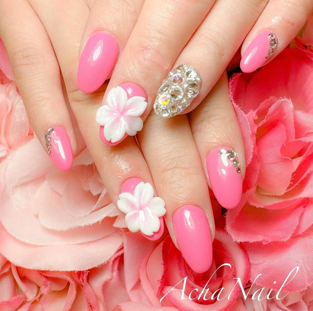 AchaNailのインスタグラム：「ぷっくり桜ネイル🌸✨ ⁡ https://ameblo.jp/acha-nail/entry-12794947504.html ⁡ #ネイル #ジェルネイル #フィルイン #フィルイン導入サロン #南池袋 #池袋 #池袋ネイルサロン #ネイルデザイン #桜 #お花見 #桜ネイル #春ネイル #ピンクネイル #3Dネイル #ピンク #ビジューネイル #スワロフスキー #ガーリーネイル #🌸 #Nails #AchaNail #NailStagram #Nailart #JapaneseNailart #NailDesign #kawaii #네일 #日式美甲 #springnails #sakura」