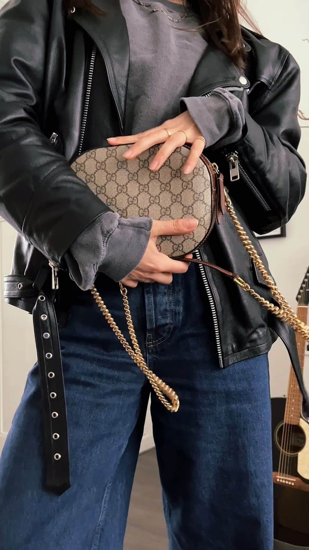 アンディー・トレスのインスタグラム：「2 of the things I’m wearing belong to Arno. Can you guess which? 😅 #fitcheck #ootd」