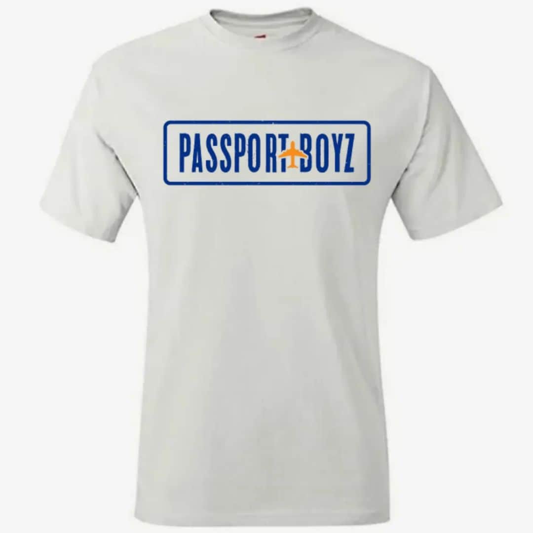 トニー・イエイヨーさんのインスタグラム写真 - (トニー・イエイヨーInstagram)「SPRING has SPRUNG and so has @PassportBoyzInc Merch 👕🏷🛍  👨🏽‍💻🧑‍💻GO TO OUR WEBSITE WWW.PASSPORTBOYZ.COM to purchase! 🔗 Link in BIO   There's a LIMITED amount available don't miss out‼️  ➡️NO PRE-SALE ➡️NO RETURNS OR EXCHANGES  ➡️SHIRTS ARE MEN CREW NECK STYLE ➡️TRUE TO SIZE  🌐🛩 International shipping is available 💶 💷 Currency converter available   📧  Please subscribe with your email for new releases」3月23日 0時27分 - tonyyayo