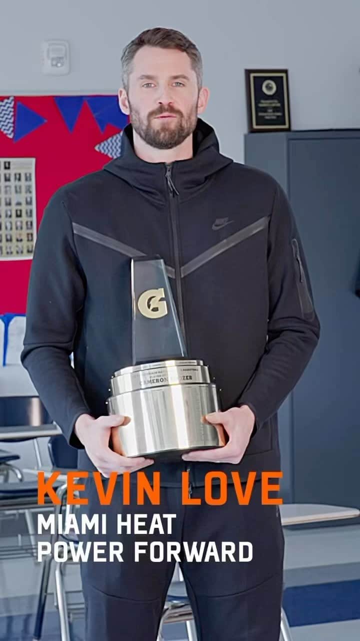 カルロス・ブーザーのインスタグラム：「GATORADE NATIONAL PLAYER OF THE YEAR!!! Congratulations @cameron_boozer_12 So Proud Of You!!!  Big Shout Out To Everyone At @gatorade & @kevinlove!!」