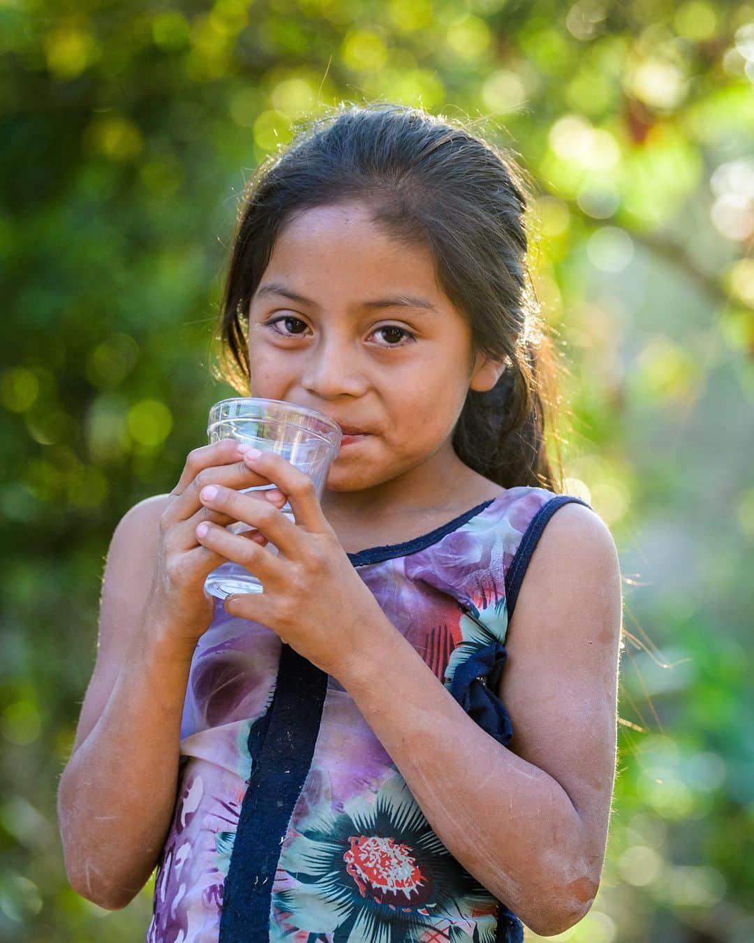 マリーナ・スコーシアーティさんのインスタグラム写真 - (マリーナ・スコーシアーティInstagram)「It's #WorldWaterDay! Kids around the world walk an average of 6 km (that's 3.7 miles) for water every day. When you sign up for the @worldvisionusa #6kforwater you'll transform a child’s life. In 2022 #worldvision connected 3 million people to sustainable sources of #cleanwater! #waterislife #joinme #dogoodintheworld #giveback」3月23日 0時31分 - marinasqu