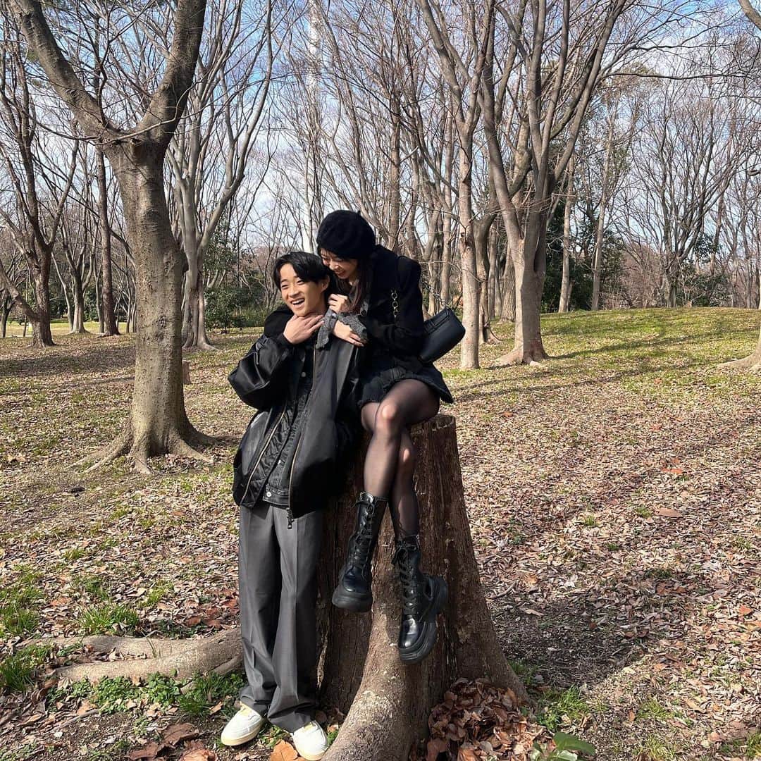 神田萌衣のインスタグラム：「3/23 は 弟 聖の誕生日です🎂👏🏻👦🏻  おめでとう聖 弟のこと好きすぎるやろとよく周りに言われるのですが最近可愛くて仕方ないです🙂 ちょいちょい喧嘩もしますがなんやかんやいつも姉に甘い弟 優しさの塊でできたみたいなそんな弟です、、とにかくやさしい ちょいちょい文句はゆうけどほんと優しいんです  もうすぐ中学3年生進路とか色々考える時期で大変だと思うけど 自分が本当にしたいこと見つけて楽しみながら進んでいってくれたらいいなぁと思います☺️🔥  これからも優しいイケメンでいてください！！！  最後の動画は私がストレス溜まったら見る動画です 確実に癒されるので是非みなさん見てください笑」
