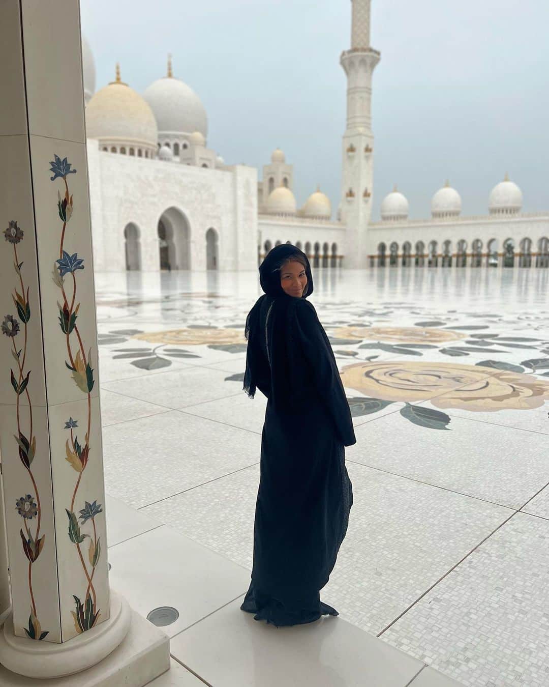 シャネル・イマンのインスタグラム：「The Sheikh Zayed Grand Mosque #abudhabi」