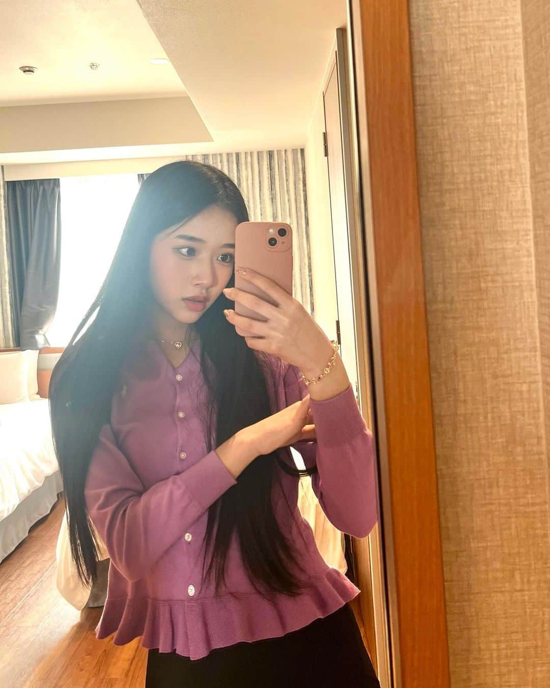 天翔天音のインスタグラム：「Selfie🧏🏻‍♀️🤳  #天翔天音 #05 #sjk #ootd  #fashion #model」