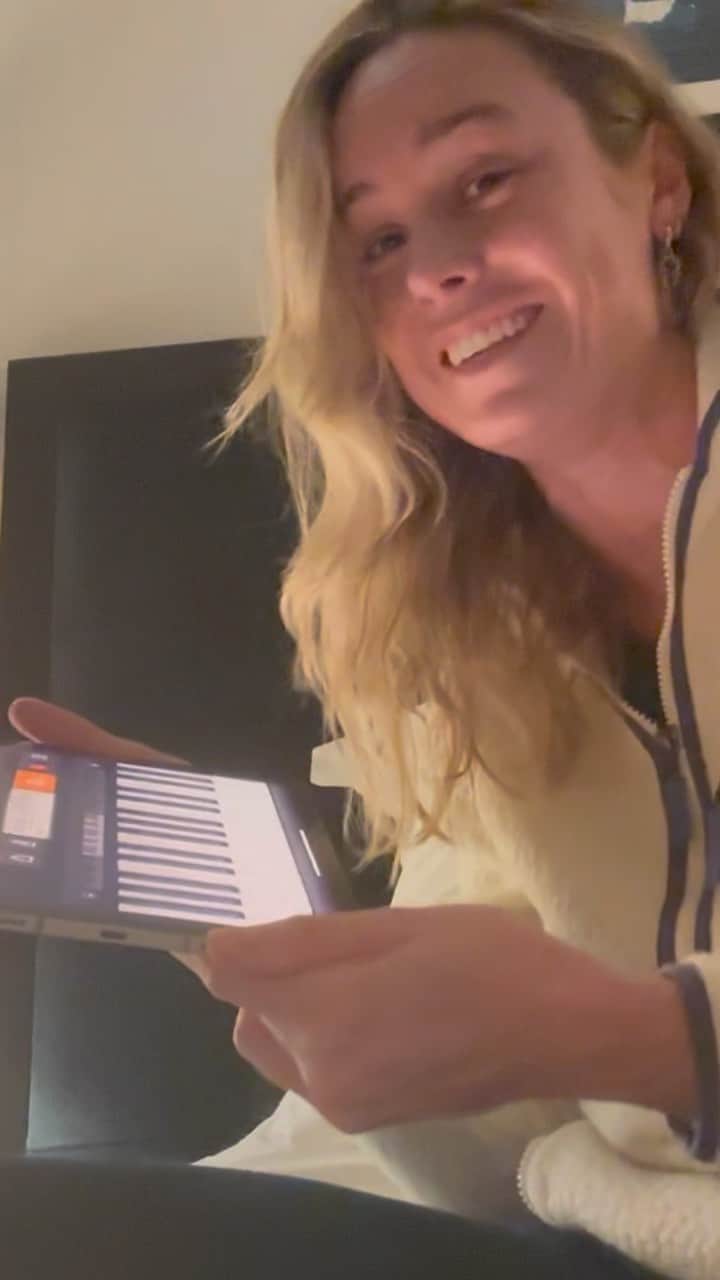 ブリー・ラーソンのインスタグラム：「❤️ @bigthiefmusic」