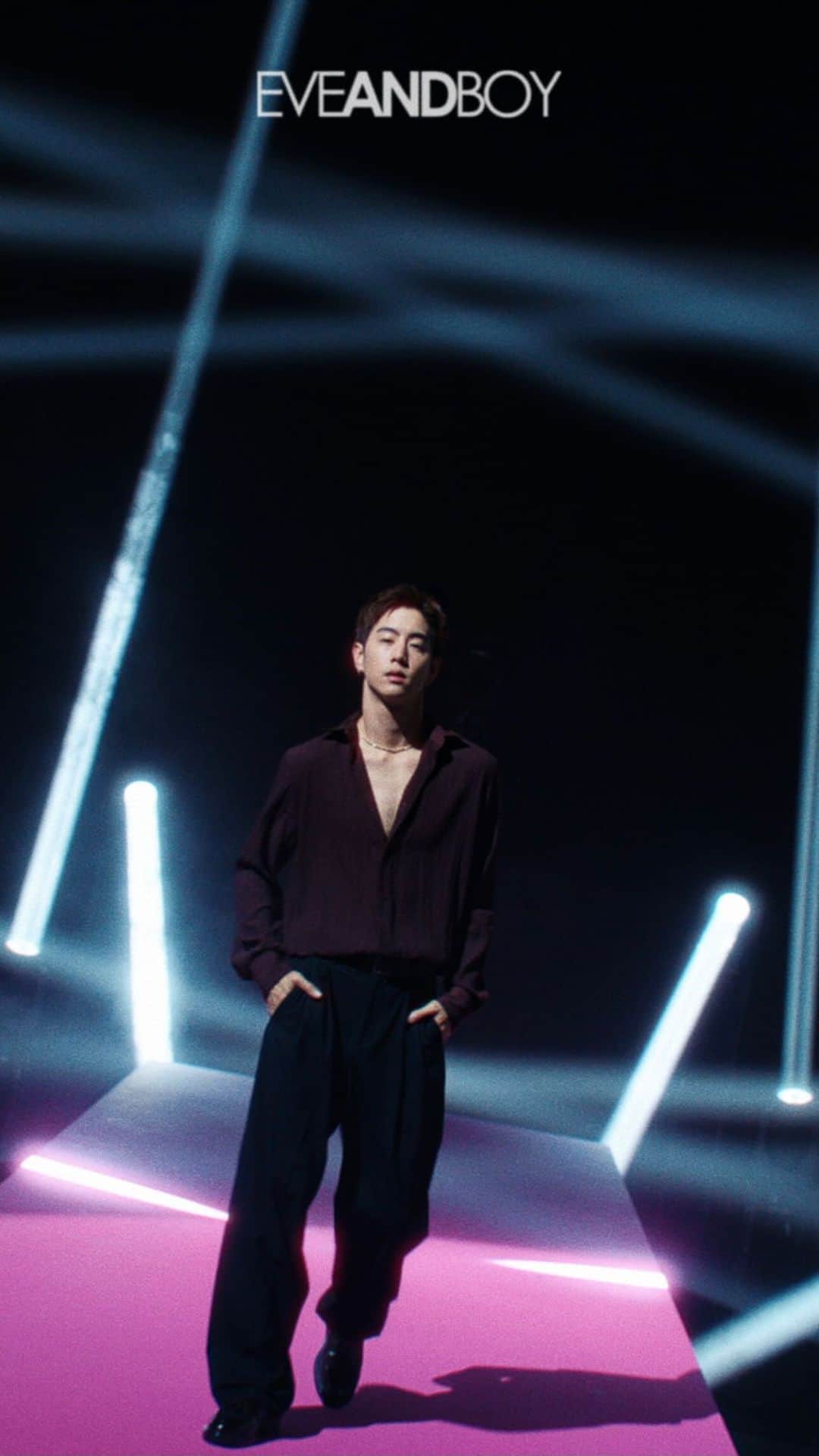 のインスタグラム：「"EVEANDBOY x  MARKTUAN" The Beauty Universe 💫💫  As Brand Ambassador of EVEANDBOY, I can't wait to do something special together.  Hope you guys enjoy it and stay tuned for more SOON at EVEANDBOY Thailand @eveandboy   #ebglobalambassador #eveandboyxmarktuan #ebmarktuan  #marktuan」