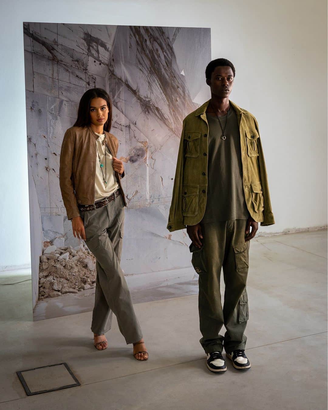 アンドレアダミーコのインスタグラム：「D'Amico SS23 available online.  Join now and discover the collection.」