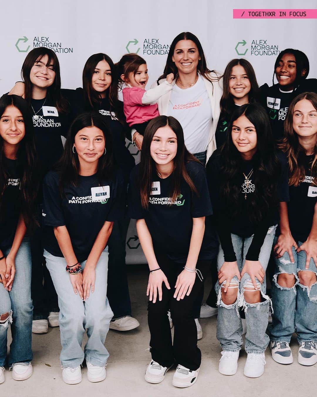 アレックス・モーガンのインスタグラム：「Ready to empower and invest in what matters 💛  The @alexmorganfoundation’s changing the game on and off the field ⚽️」